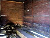 Залез в вагон. Внутри темно,  но вполне уютно